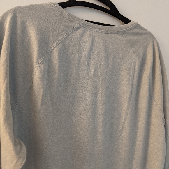 Old Navy active long sleeve shirt large - Picture 12 of 13